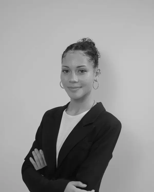 Naissa bei Coolzoone by MedicBite